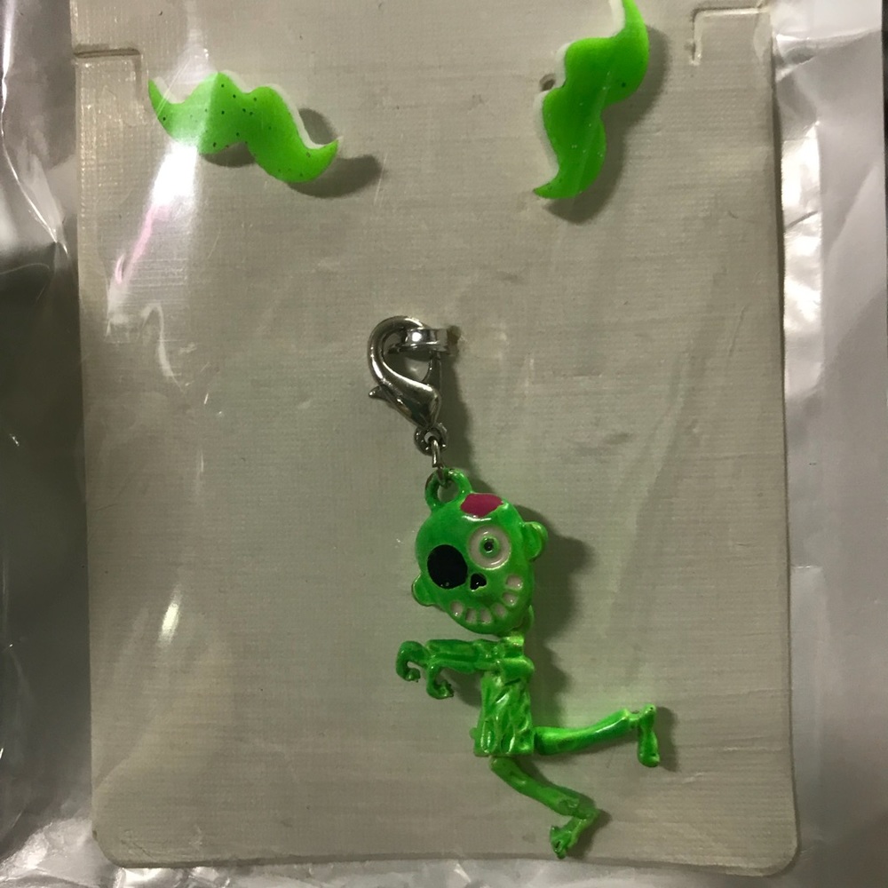 Green Squeleton & mustache